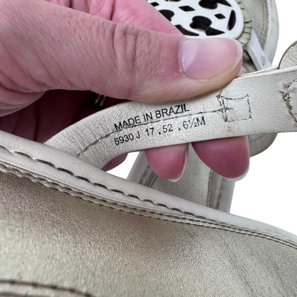 TORY BURCH Metallic Gold Cream Fringe Miller Logo Sandals Flip Flops Size 6.5 - Picture 10 of 12